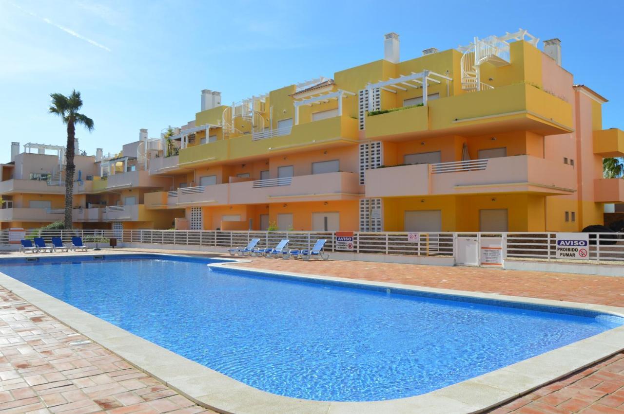 Apartamentos Cabanas Golf タヴィラ エクステリア 写真